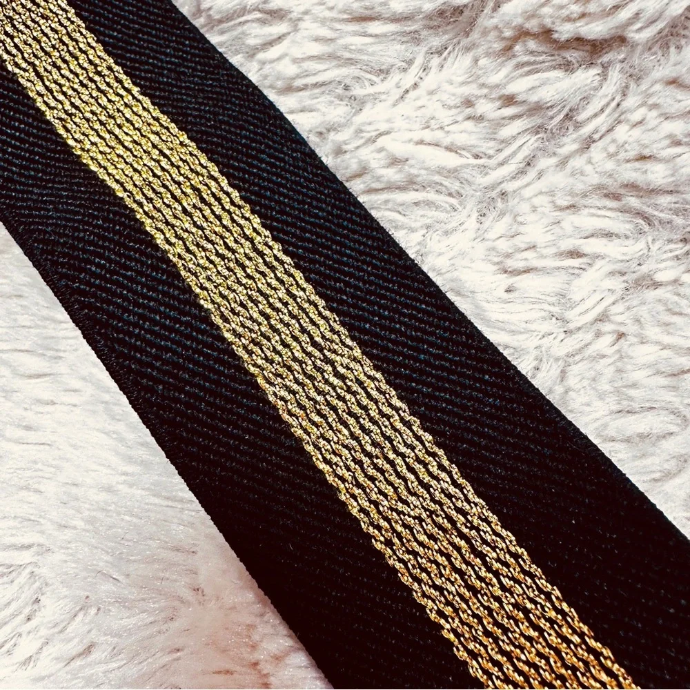 Fashionable Black with Metallic Gold Stripe  Stretchy Elastic Belt, LIKE NEW!